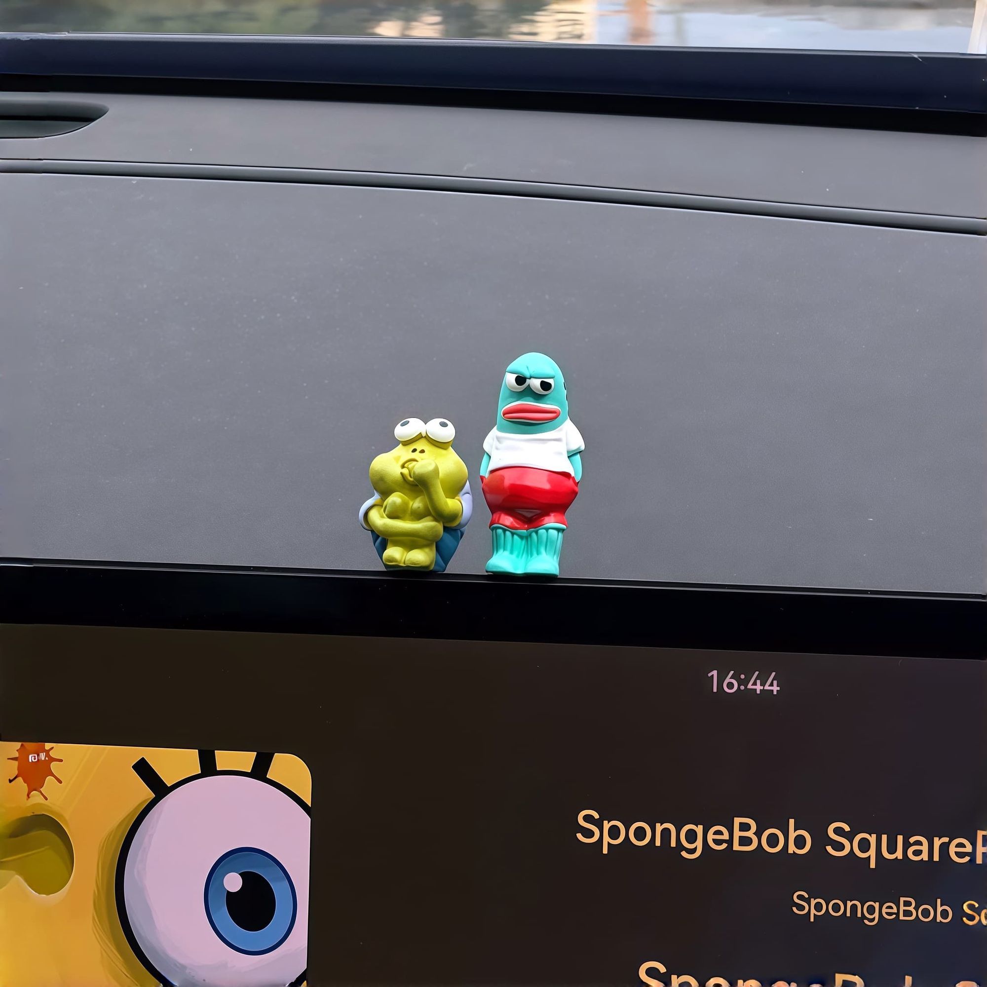SpongeBob Figurine Ornament Cu - Car Accessories Girly 评论和价格